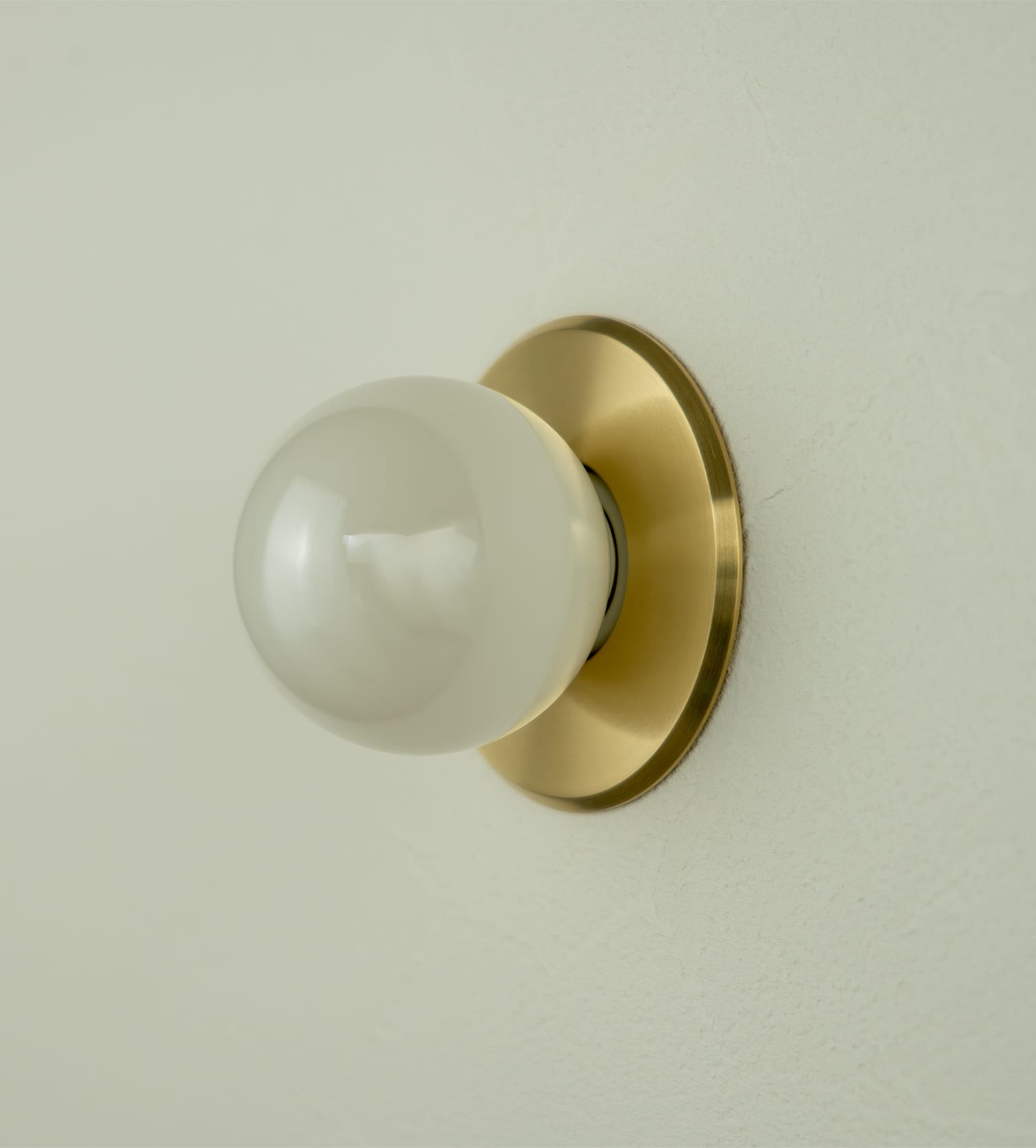 On [brass/soji]
