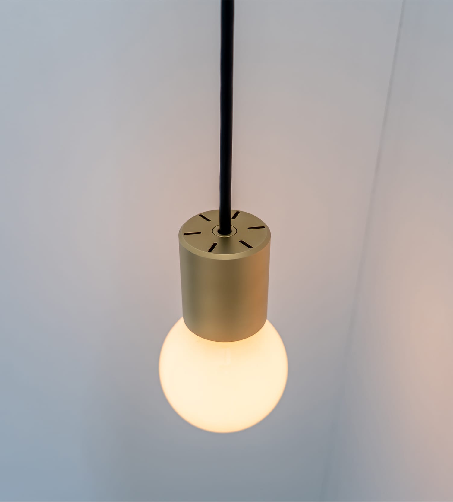 Joen.26 [brass/saten]