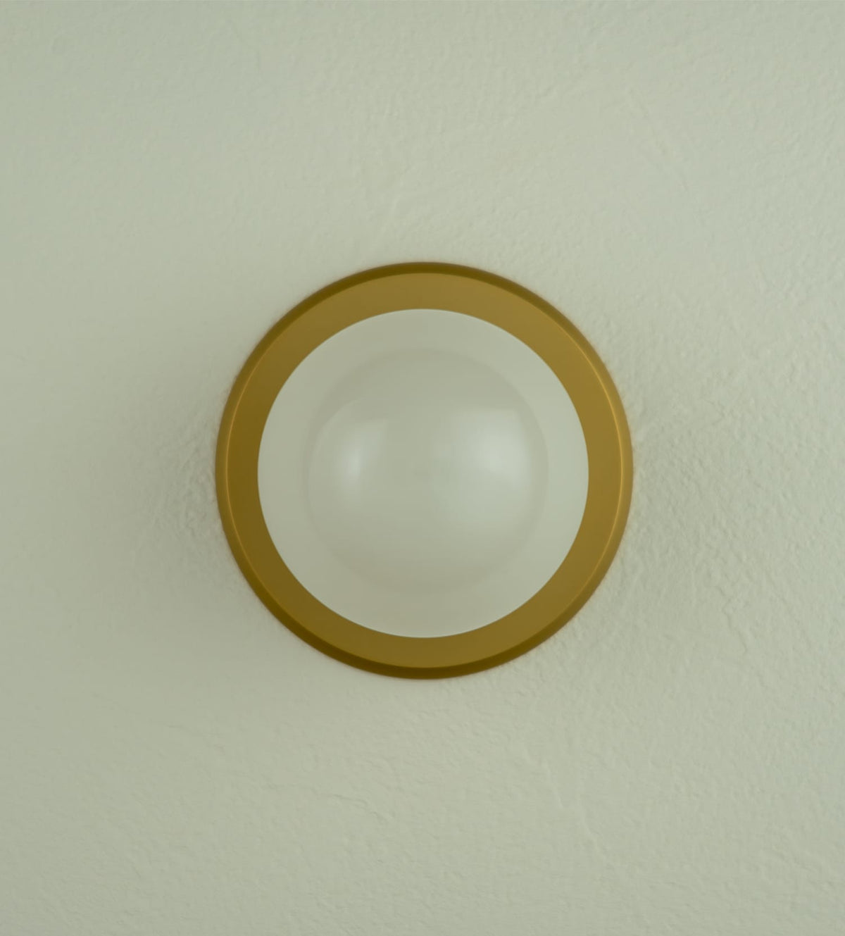 真鍮製レセップライト On [brass/saten] 消灯時の正面